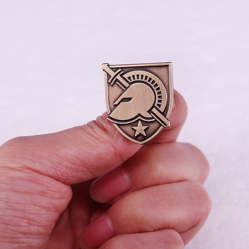 Embroidery Legacy - Ordu siyah Knights metalik serbest Logo