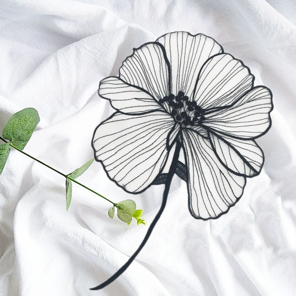 Embroidery On Black Shirt - Nakış Yaması İşlemeli Çiçek Aplike Organze