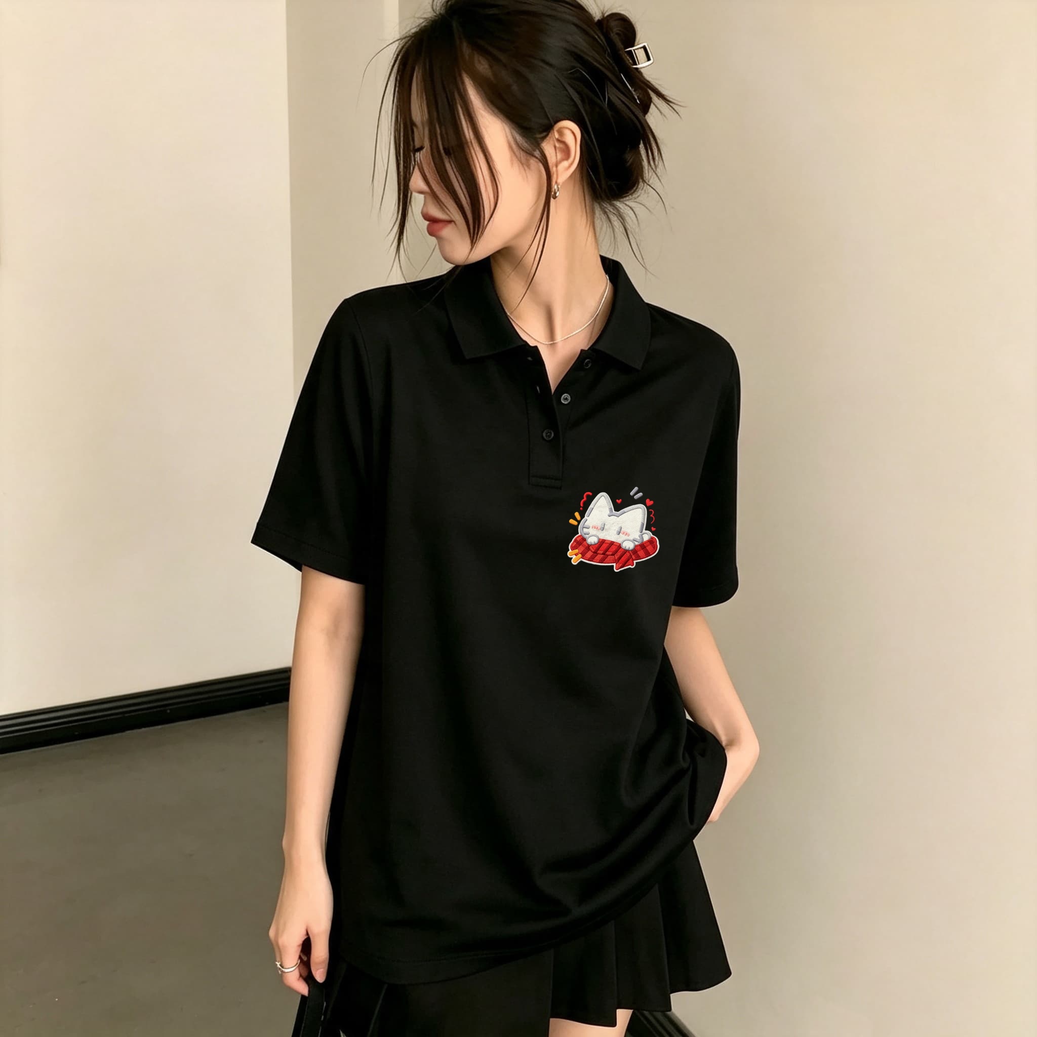 Embroidery On Black Shirt - Kadın Siyah Yaka Detaylı Polo Gömlek,
