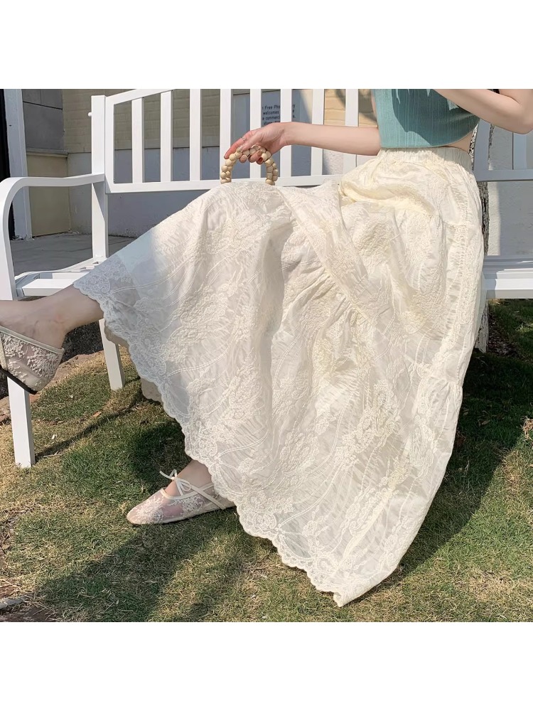 Ağır İşlemeli Yarım Boy Etek K - Embroidery Skirt incelemesi ve fiyatı